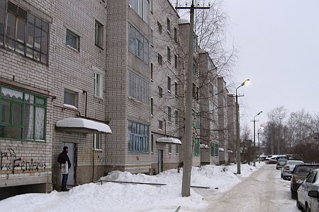 The rear of Ken's apartment building.