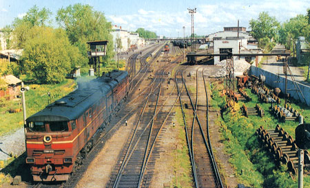 View of the railroad tracks looking north toward the main Kotlas passenger station at rear center left.  Photo by N. Zlobin.
