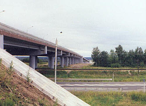 The approach to the new bridge